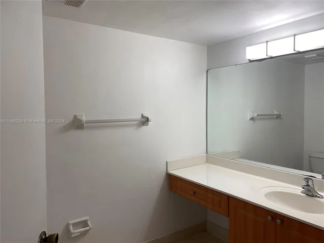 4879 NW 97th PL # 336, Doral FL 33178