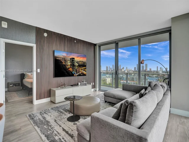 16385 Biscayne Blvd, North Miami Beach FL 33160