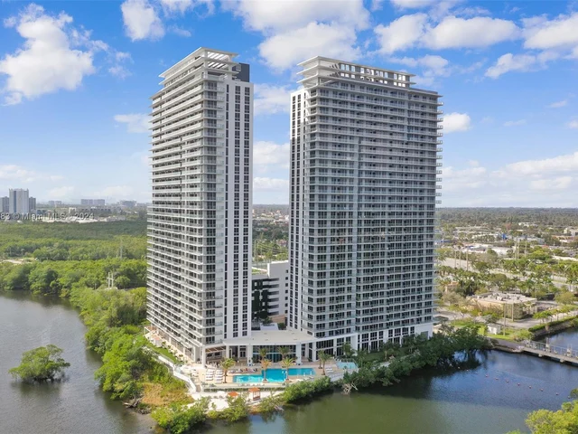 16385 Biscayne Blvd, North Miami Beach FL 33160