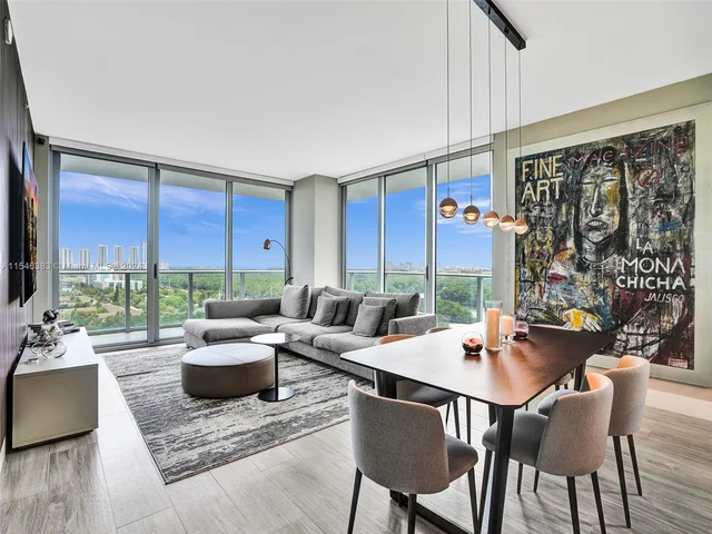 16385 Biscayne Blvd, North Miami Beach FL 33160