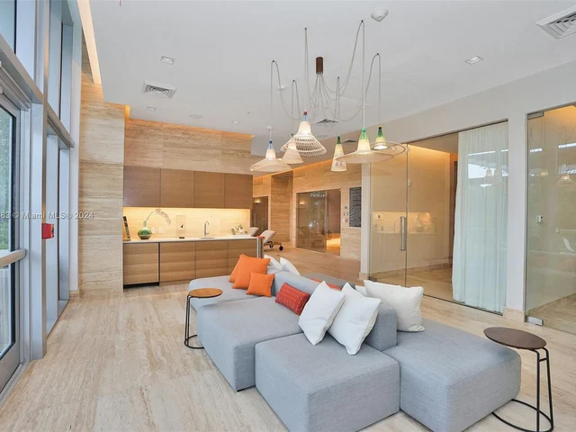 16385 Biscayne Blvd, North Miami Beach FL 33160