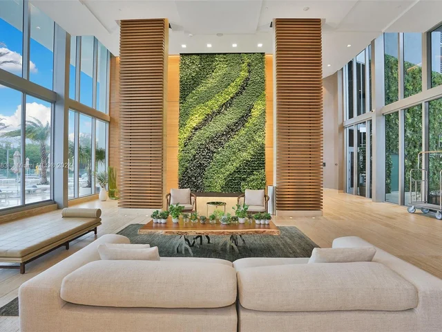 16385 Biscayne Blvd, North Miami Beach FL 33160