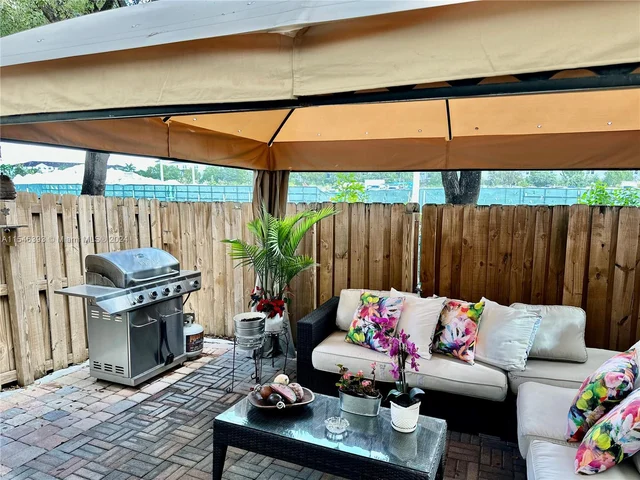 8231 NW 107th Ct # 9, Doral FL 33178