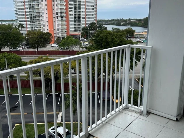 1200 NE Miami Gardens Dr # 612W, Miami FL 33179