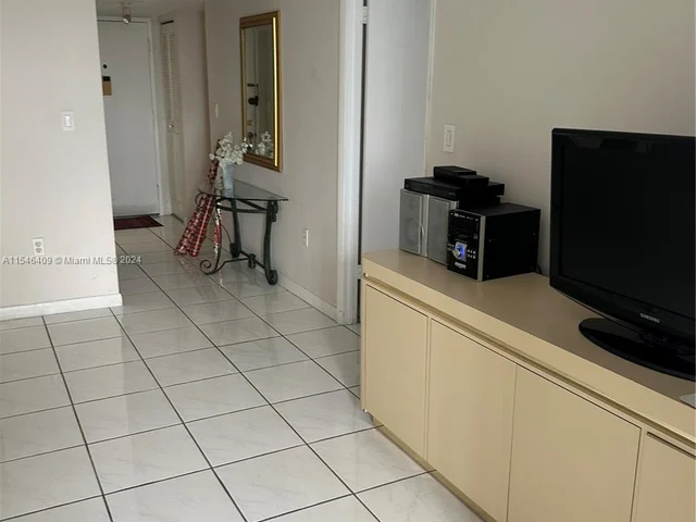 1200 NE Miami Gardens Dr # 612W, Miami FL 33179