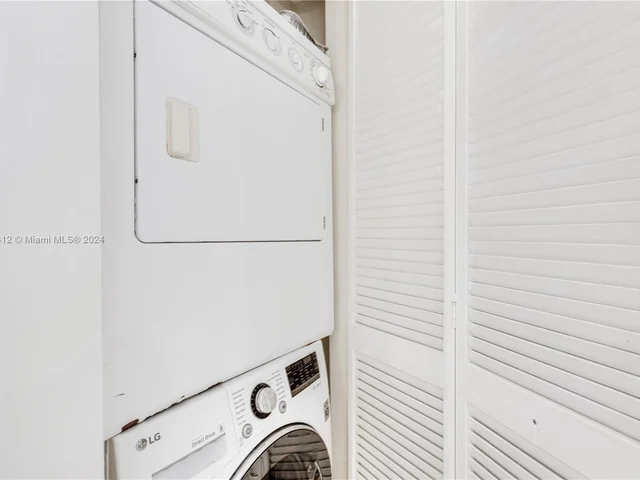 6917 Collins Ave # 807, Miami Beach FL 33141