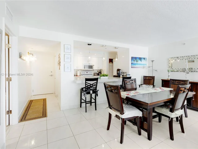 6917 Collins Ave # 807, Miami Beach FL 33141