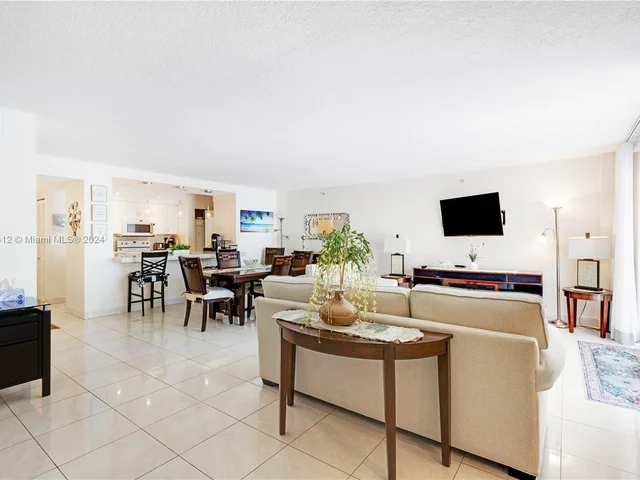 6917 Collins Ave # 807, Miami Beach FL 33141