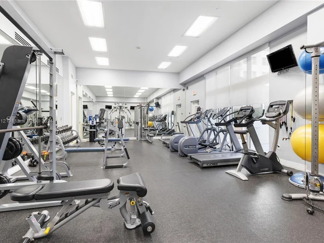 6917 Collins Ave # 807, Miami Beach FL 33141