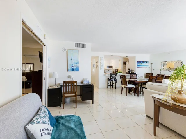 6917 Collins Ave # 807, Miami Beach FL 33141