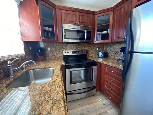 22 Salamanca Ave # 803, Coral Gables FL 33134