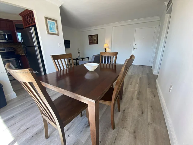 22 Salamanca Ave # 803, Coral Gables FL 33134