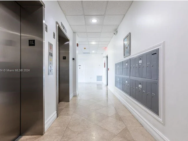 22 Salamanca Ave # 803, Coral Gables FL 33134