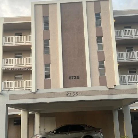 8735 Ramblewood Dr # 216, Coral Springs FL 33071