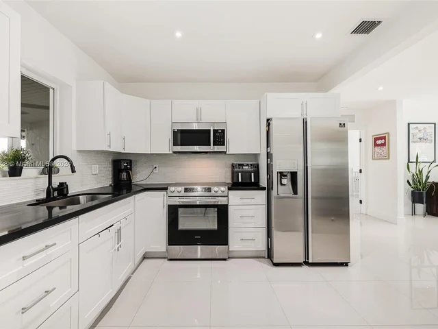 6625 SW 41st St, Miami FL 33155