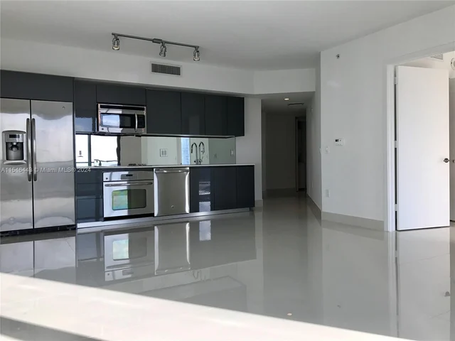 31 SE 6TH ST. # 2402, Miami FL 33131