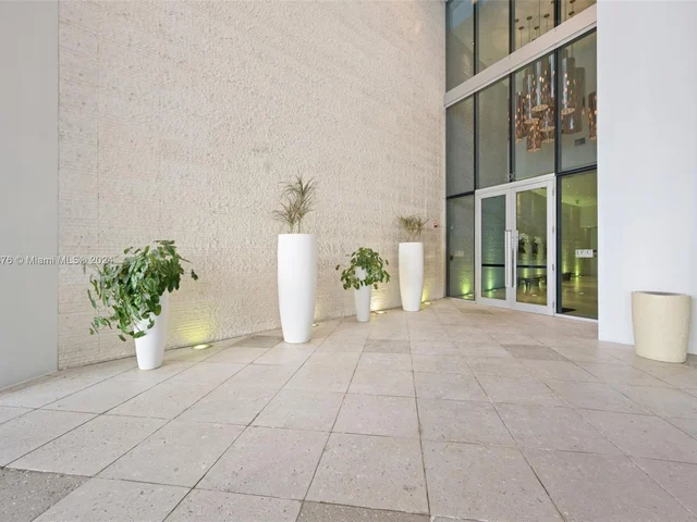 200 Biscayne Boulevard Way # 4314, Miami FL 33131