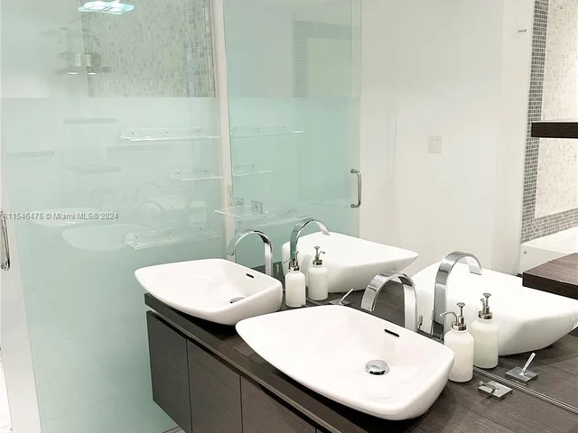 200 Biscayne Boulevard Way # 4314, Miami FL 33131