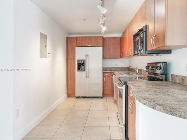 7501 E Treasure Dr # 3A, North Bay Village FL 33141