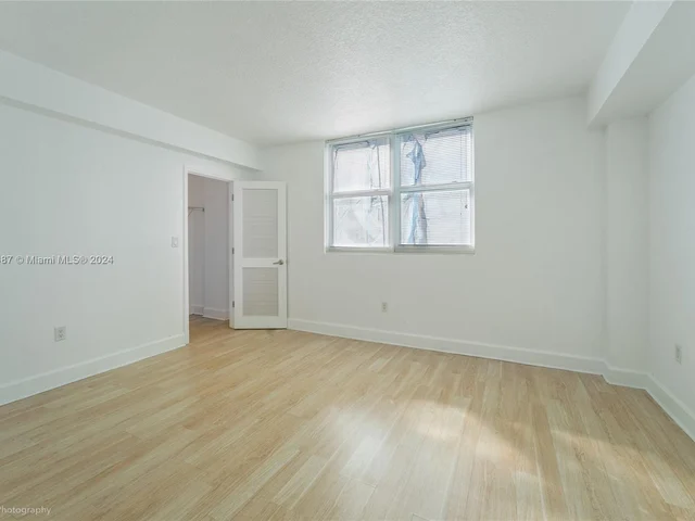 7501 E Treasure Dr # 3A, North Bay Village FL 33141