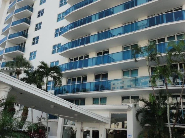 7501 E Treasure Dr # 3A, North Bay Village FL 33141