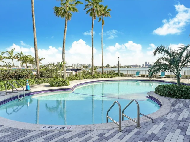 7501 E Treasure Dr # 3A, North Bay Village FL 33141