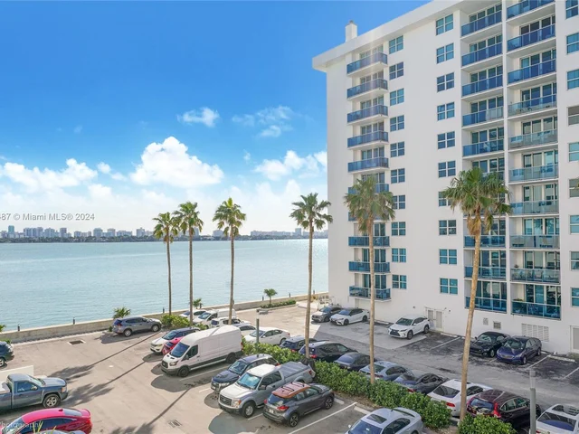 7501 E Treasure Dr # 3A, North Bay Village FL 33141