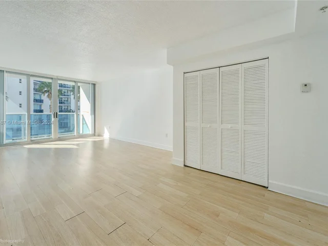 7501 E Treasure Dr # 3A, North Bay Village FL 33141