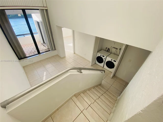 456 Poinciana Dr # 1620, Sunny Isles Beach FL 33160