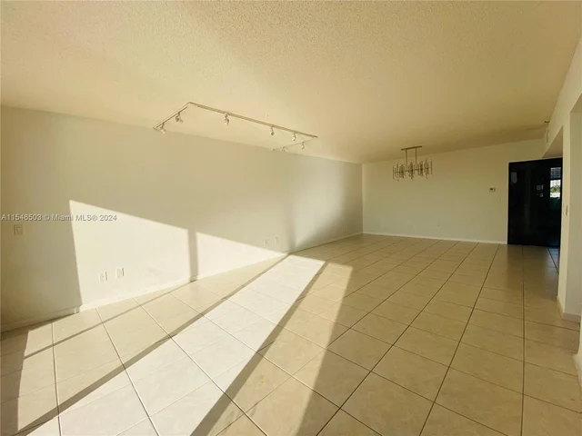 456 Poinciana Dr # 1620, Sunny Isles Beach FL 33160