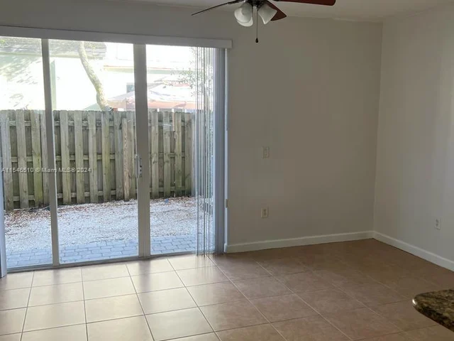 153 SE 28 PL # 3, Homestead FL 33033