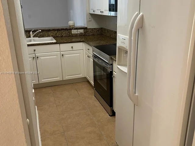 153 SE 28 PL # 3, Homestead FL 33033