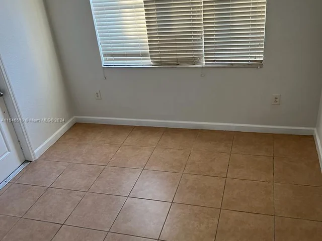 153 SE 28 PL # 3, Homestead FL 33033