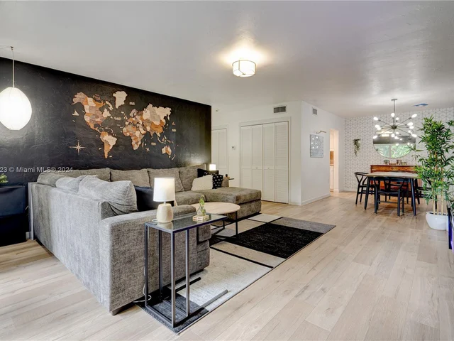 9452 SW 77th Ave # R6, Miami FL 33156