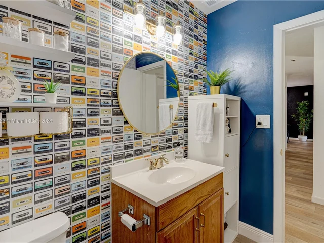 9452 SW 77th Ave # R6, Miami FL 33156