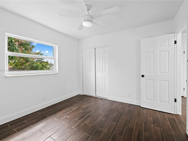 1330 SW 5th Ter, Deerfield Beach FL 33441