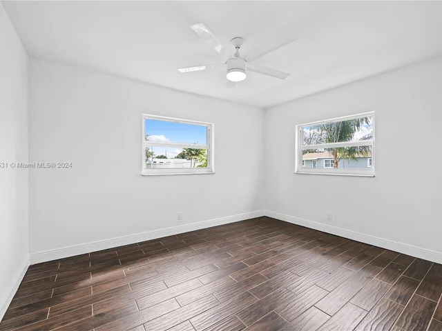 1330 SW 5th Ter, Deerfield Beach FL 33441