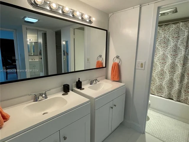 100 Bayview Dr # 722, Sunny Isles Beach FL 33160