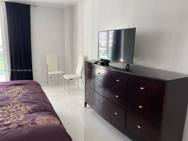 100 Bayview Dr # 722, Sunny Isles Beach FL 33160