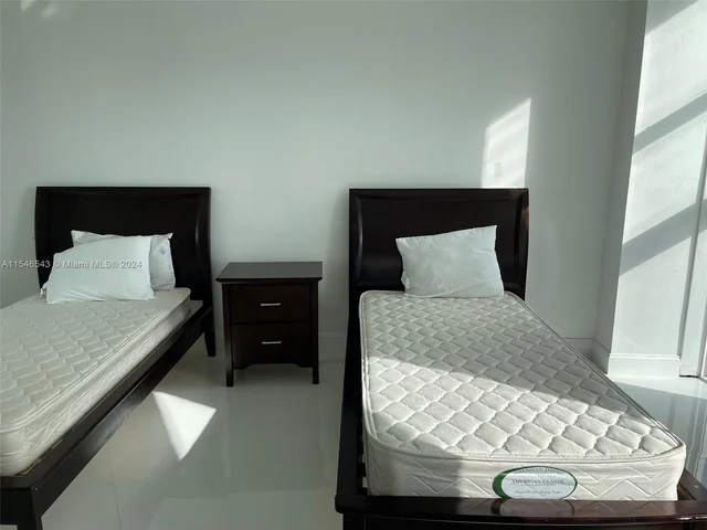 100 Bayview Dr # 722, Sunny Isles Beach FL 33160