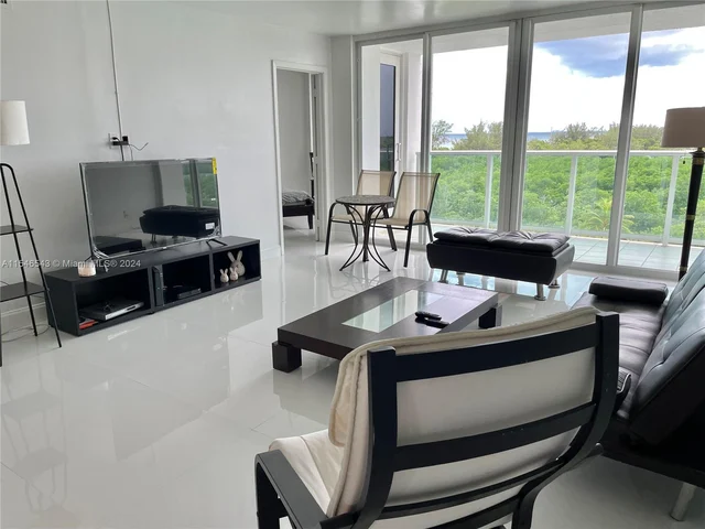 100 Bayview Dr # 722, Sunny Isles Beach FL 33160