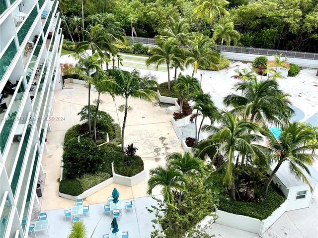 100 Bayview Dr # 722, Sunny Isles Beach FL 33160