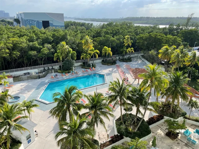 100 Bayview Dr # 722, Sunny Isles Beach FL 33160