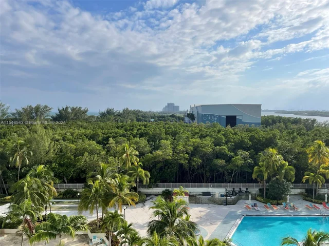 100 Bayview Dr # 722, Sunny Isles Beach FL 33160