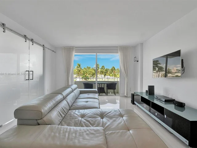 465 Ocean Dr # 320, Miami Beach FL 33139