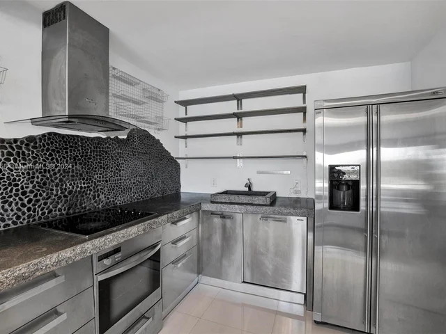 465 Ocean Dr # 320, Miami Beach FL 33139