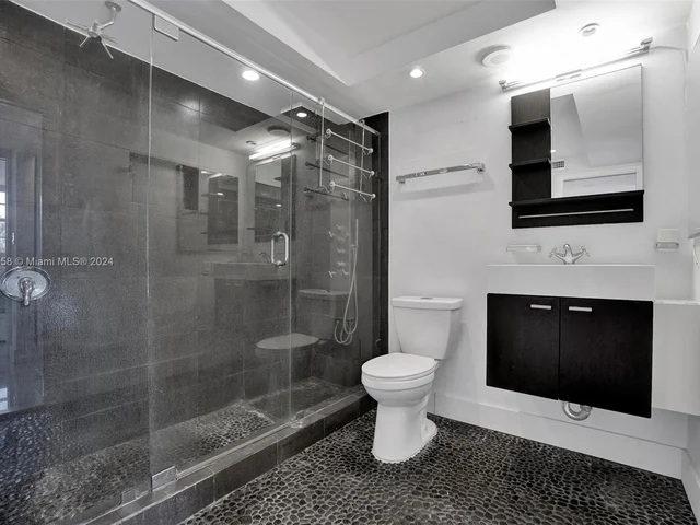 465 Ocean Dr # 320, Miami Beach FL 33139