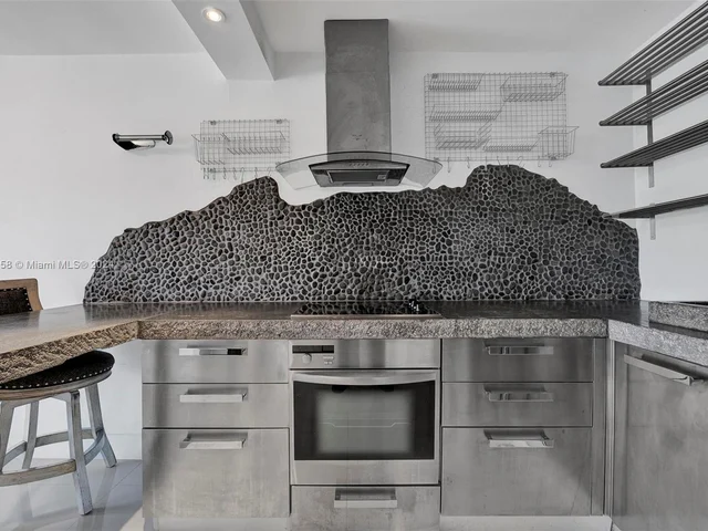 465 Ocean Dr # 320, Miami Beach FL 33139