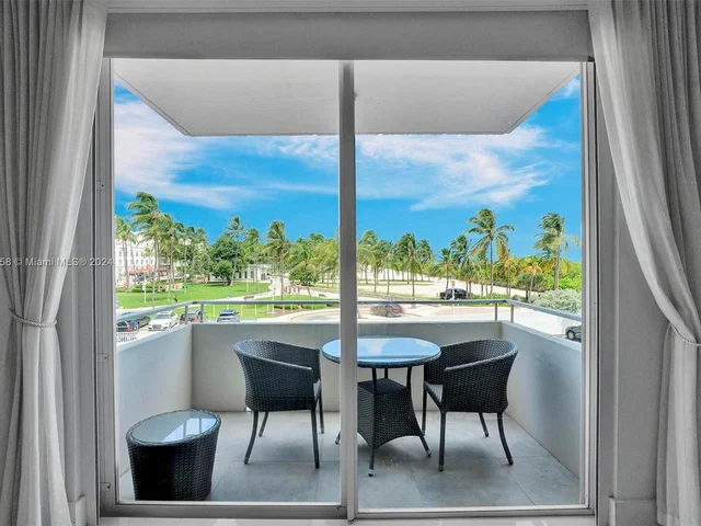 465 Ocean Dr # 320, Miami Beach FL 33139