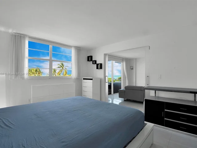 465 Ocean Dr # 320, Miami Beach FL 33139